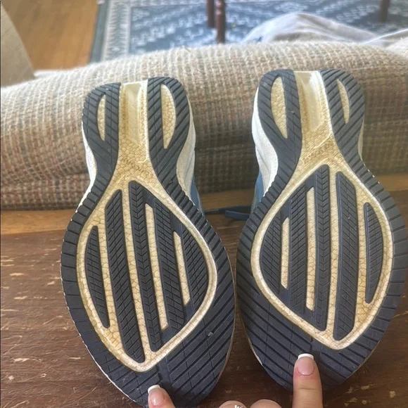 Blue saucony triumph women’s Running Shoes - Picture 7 of 10